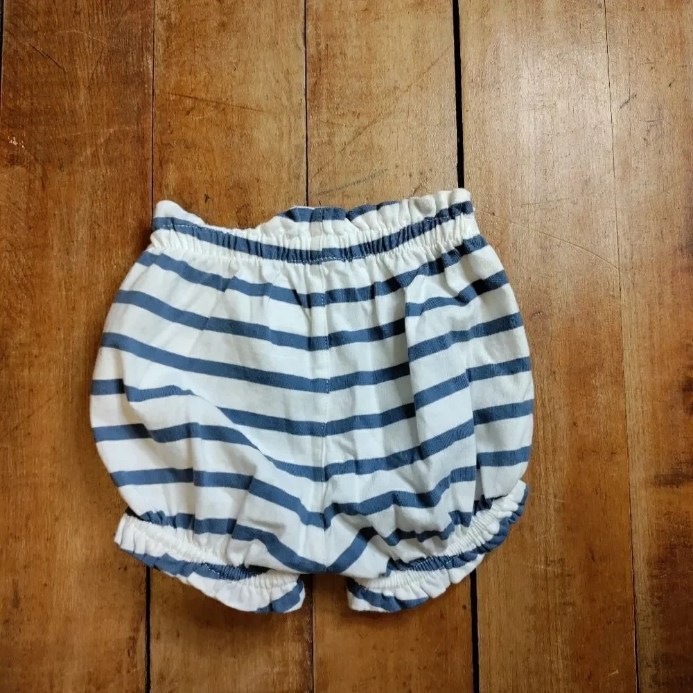 Gap shorts 3 to 6 months cotton white blue  ruffles baby girl summer